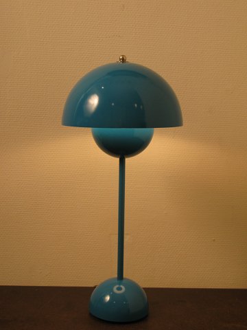 Verner Panton, FlowerPot bordlampe VP3, udført i aluminium, H. 40 cm diam. 23 turkis | ebuy.dk