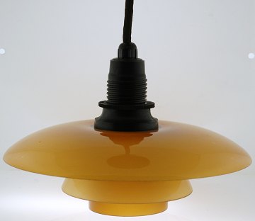 PH 2/1 m. skærmsæt - 1930´erne PH Poul Henningsen (1894-1967). Pendel med fatningshus af bakelit, trådbenstel monteret med af ravfarvet glas. Fremstillet hos Louis i 1930'erne, mrk. "PH-lamp"