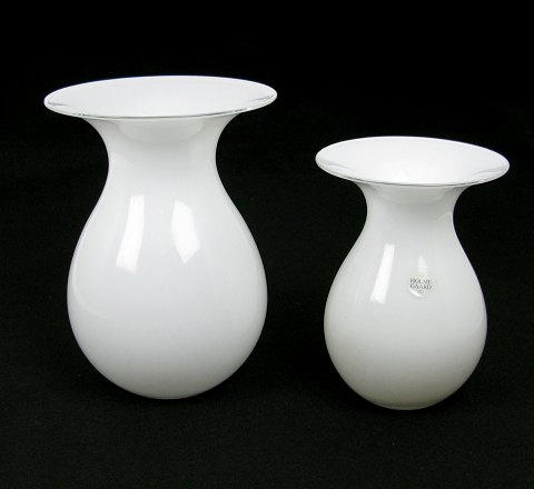 Praktisk beruset Rotere To Holmegaard *Shape* vaser, H. 21 og 17 cm. | ebuy.dk