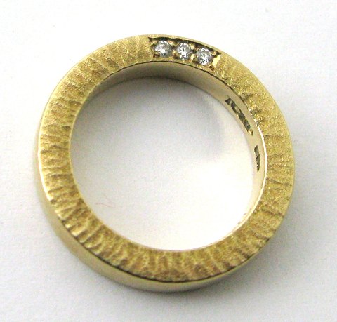 Afslut tapperhed side Dansk design ring af 14 kt. guld med brillanter 0,03 ct. | ebuy.dk