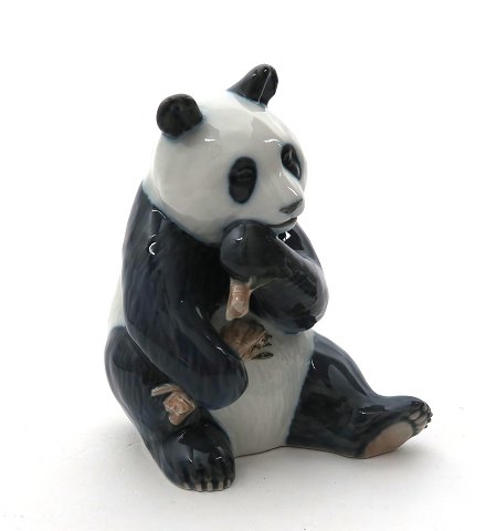 KAD ringen - Royal Copenhagen figurine, panda eating bamboo No. 662 - Royal  Copenhagen figurine, panda eating bamboo No. 662